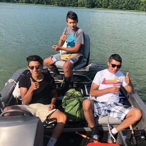 Meet your Posher, Efren